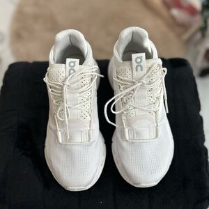 On women Cloud Nova 2 sneakers